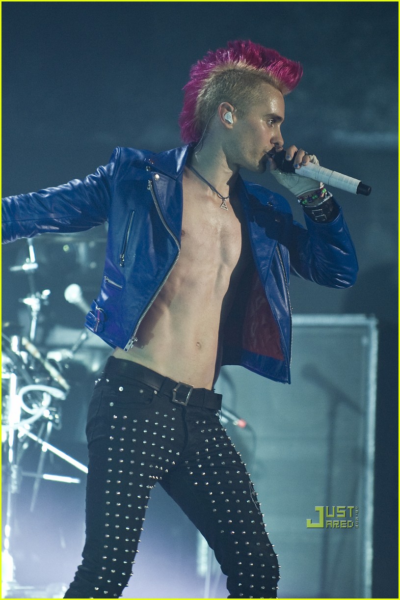 shirtless-jared-leto-03.jpg