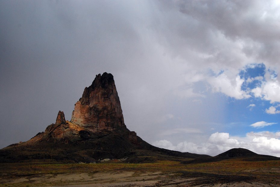 [Intrepid_Traveling_8_08MONUMENT_LIGHT]