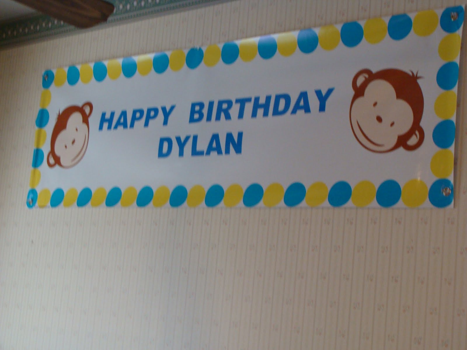 [Dylans+1st+bday+party+001.JPG]