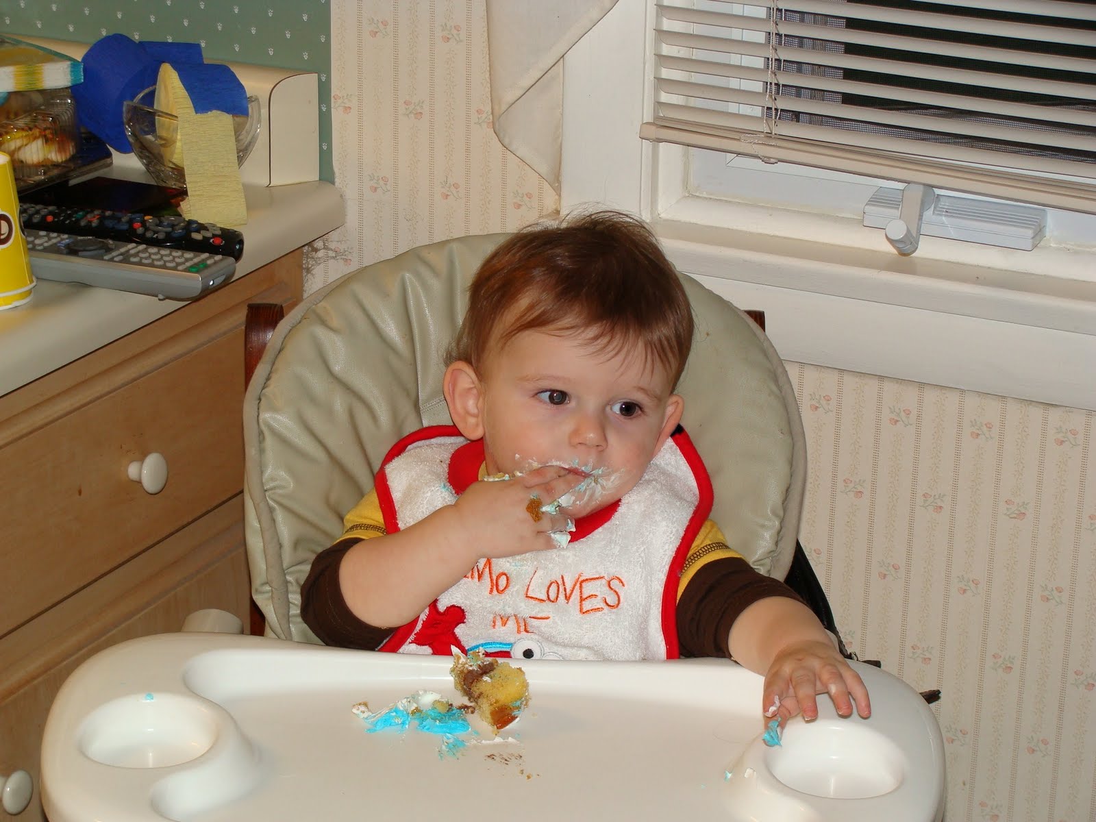 [Dylans+1st+bday+party+060.JPG]