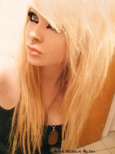 emo hairstyles for girls 2010. Blonde Emo Hairstyles