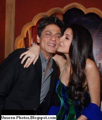 The Temptation News: kissing photos of anushka sharma