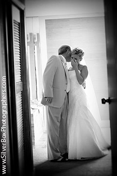 [08_Lodge_of_the_Four_Seasons_wedding_photography.jpg]