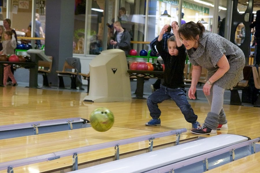 Jón og Karl Johan's Blog Gammeldags bowling... med kugler og så'n