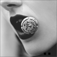 [moet.gif]