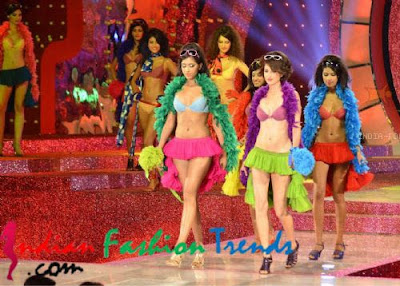 sonakshi sinha in balck dress attending triumph fashion show