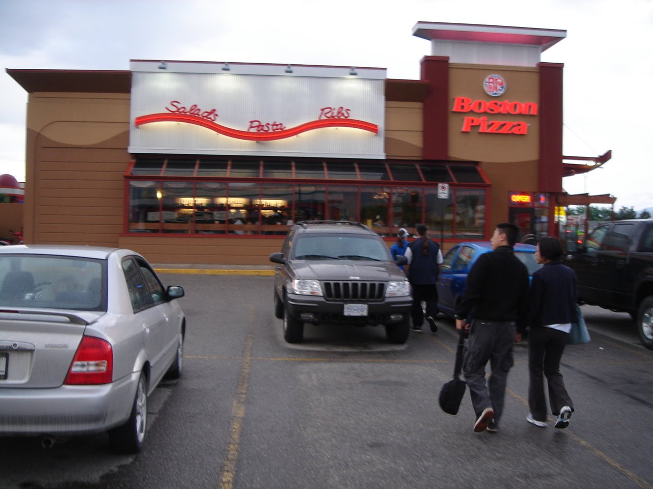 Oishizo! Boston Pizza Kelowna