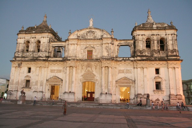 DÉBUT DE LA CONSTRUCTION EN 1746 ET NÉCESSITE PLUS DE 100 ANS