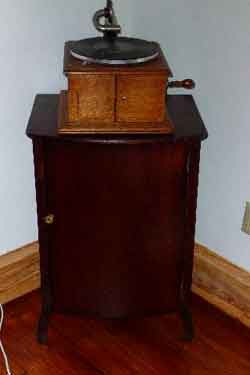 Antique Victor Portable Record Player (1910) inherited by Mike Lopergolo from his grandmother