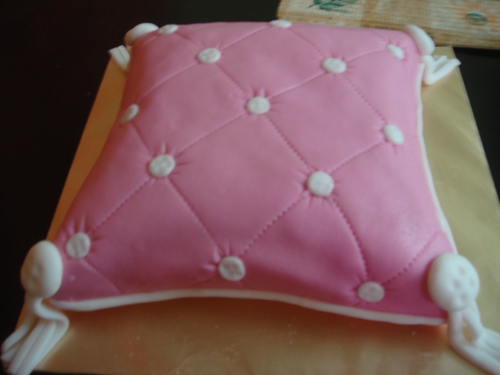 Nanie n Cakes Pillow Cake