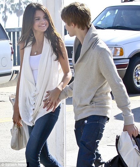 selena gomez and justin bieber new years. selena gomez and justin bieber