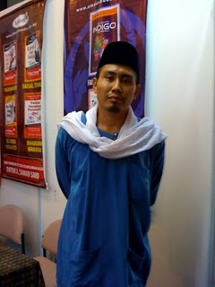 [faisal+tehrani.JPG]