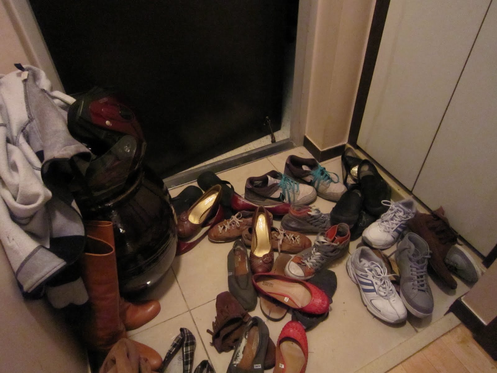 To Not Inside Shoes The Socks with Sandals Puzzle Solved