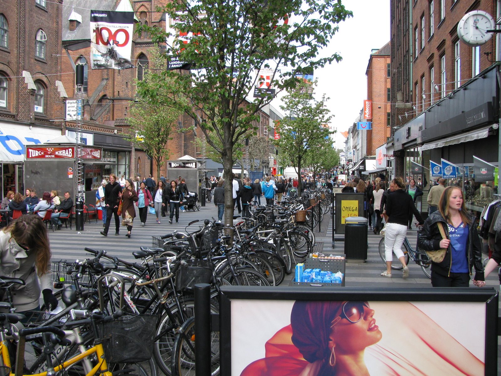 [Aarhus,+Monday+11th+May+001.JPG]