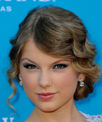 how to do taylor swift updo. taylor swift hairstyles updos.
