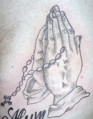 Praying Tattoo Praying hands Tattoo Diposkan oleh Jessica Lee di 0612