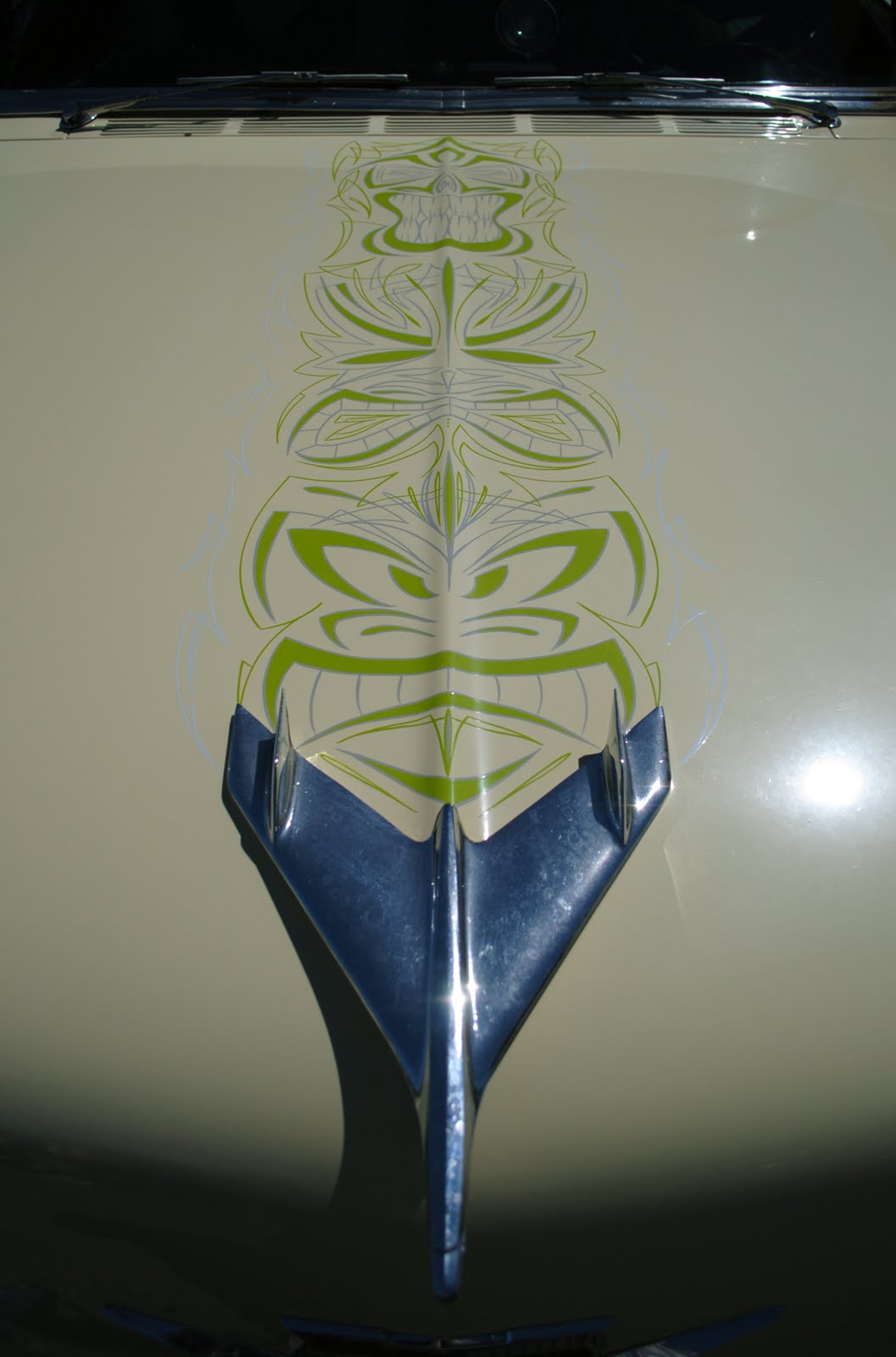 tiki pinstriping