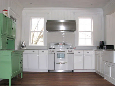 Free Standing Cabinets on Linda Built Free Standing Cupboards For Extra Storage  I Love The