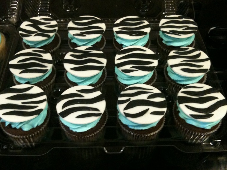 turquoise and black wedding reception