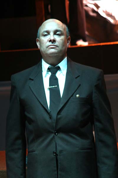 [Hitchcok---Chico-Nogueira1.jpg]
