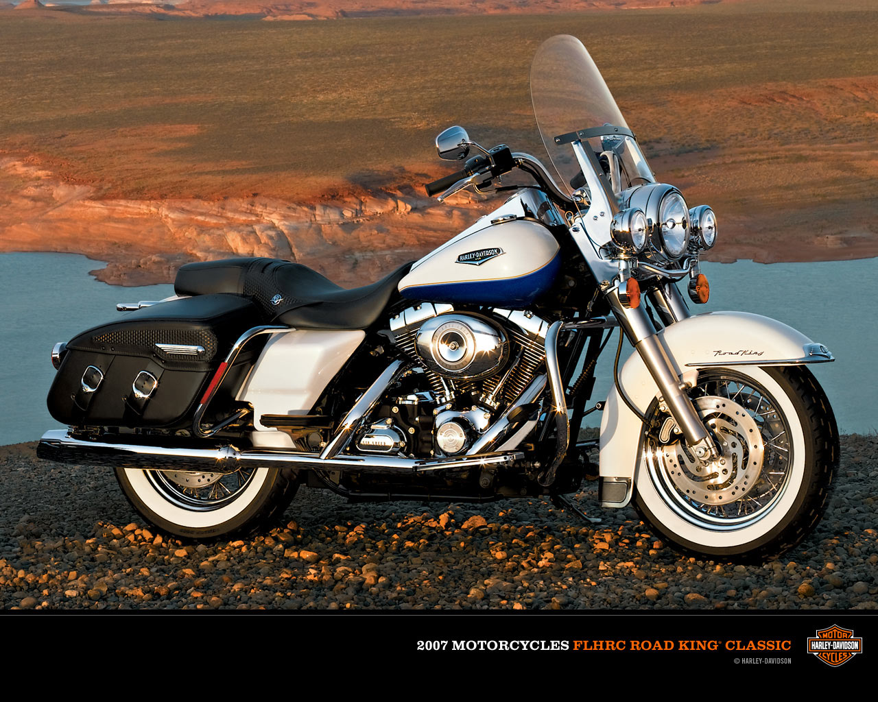 http://3.bp.blogspot.com/_tXG9pxSBM1s/TP8XLj7bmwI/AAAAAAAAFFg/ZqLLzPAMlZ8/s1600/Harley-Davidson_FLHRC_Road_King_Classic%252C_2007.jpg