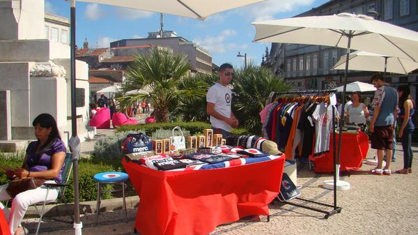 Um Mundo Global Mercados de rua na cidade do Porto Adesivo De Parede Na Zona Leste ~ Um Mundo Global Mercados de rua na cidade do Porto