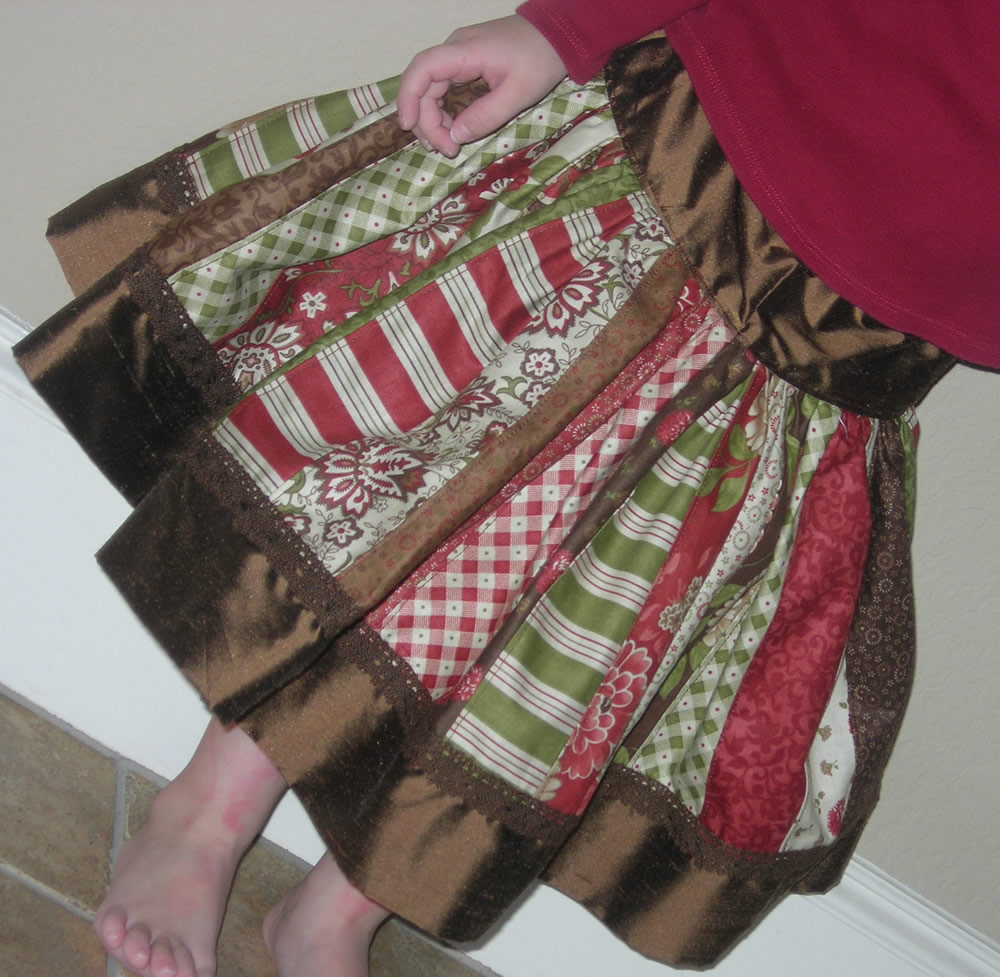[christmas-skirt-2008-2.jpg]