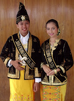 Pakaian Adat Melayu Sintang