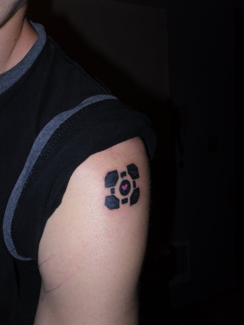 naurunappula seksi halo tattoo tampere naurunappula seksi halo tattoo tampere