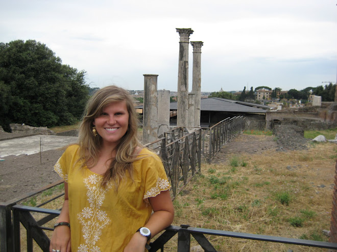 Molly in front of the temple of  castor and polix