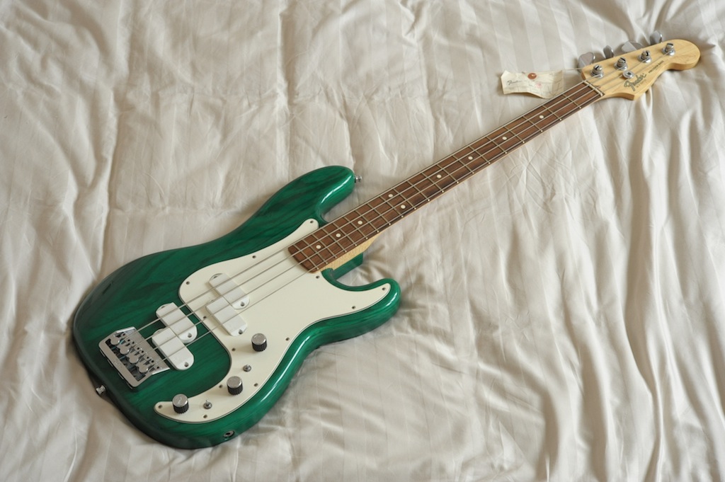 bass' donuts the most gargantuic bass site 1982. Fender Precision