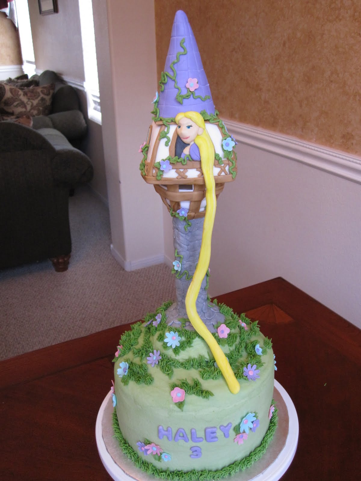 rapunzel tangled cake