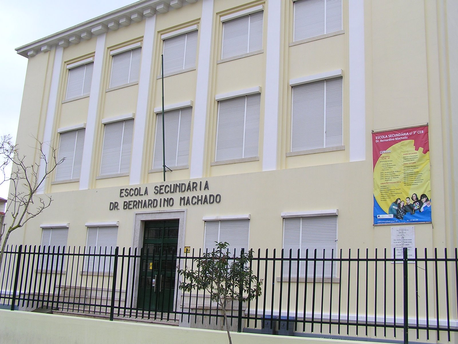 [ESCOLA+IND.E+COM..JPG]