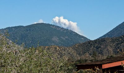 pyrocumulus cloud Sheep Fire seen from Devil's Punchbowl California