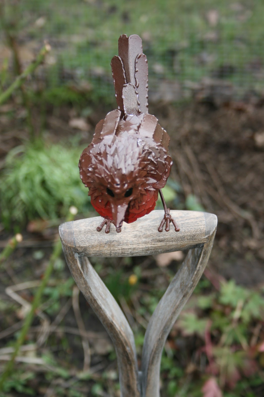 Alison Catchlove Sculptures Robin on a Garden Fork
