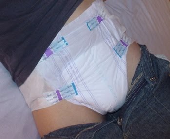 Teen girl diaper then plays with