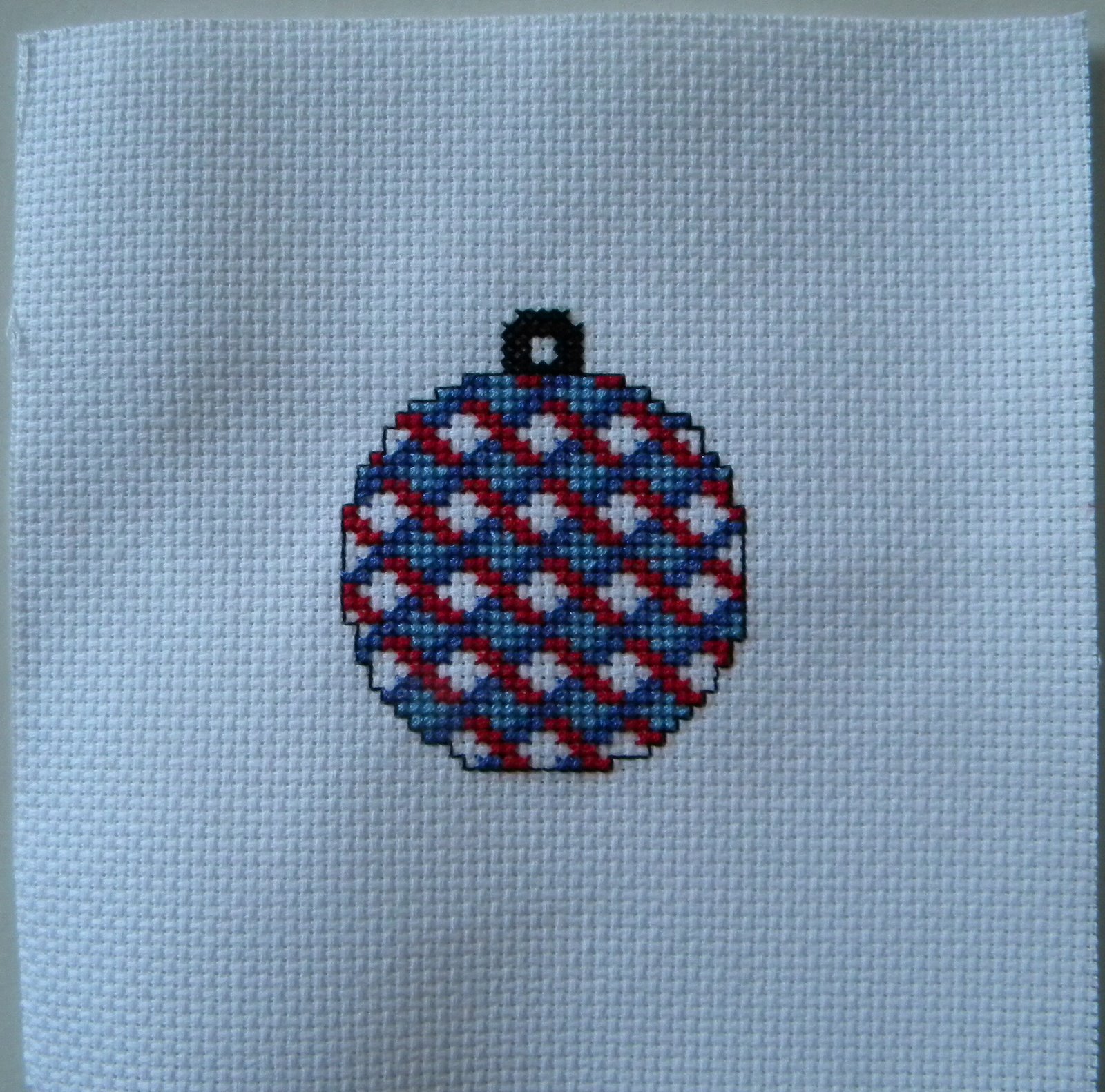 [Blue-Red+Bobble.jpg]