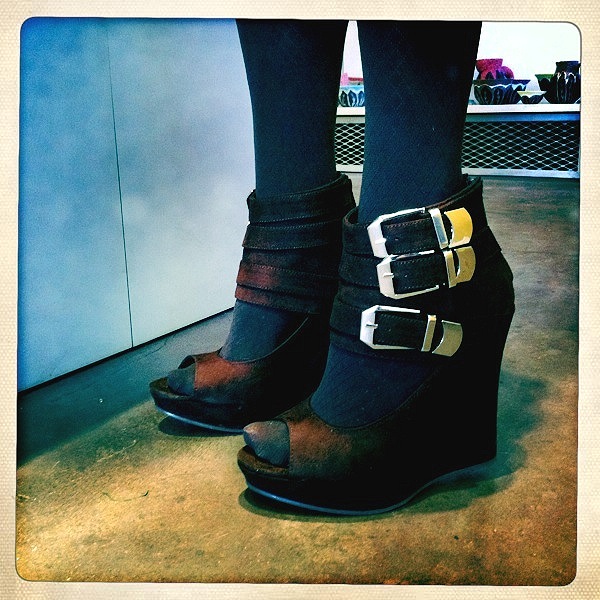 ElzWear: December 2010