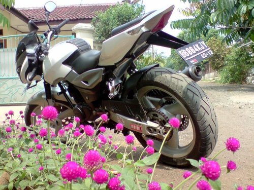 MODIFIKASI BAJAJ PULSAR 180CC