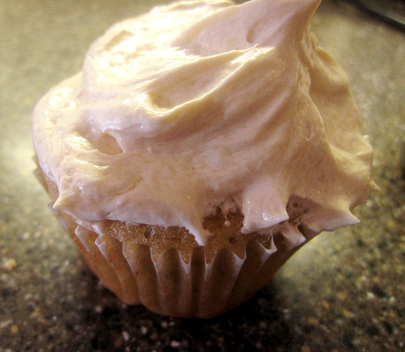 Recipes from 4EveryKitchen Banana Cupcakes with Peanut Butter