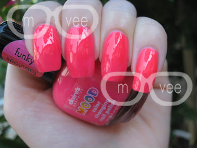 Claire's mood polish neon pink