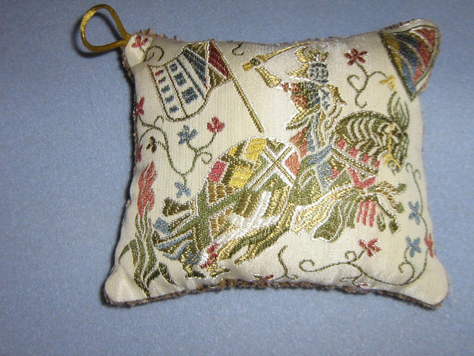 [medieval+sachet+2.JPG]