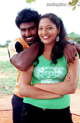 Tamil Movie Pazhagiyathe Pirivatharka - Sandhana Pottu Vachchi Song Lyrics