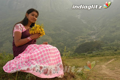 Tamil Movie Patta Patti 50-50 - Actress Harini
