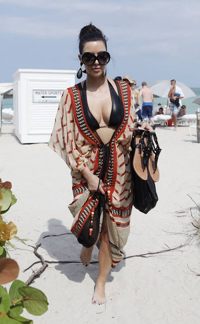 Kim Kardashian Hot Bikini Pics