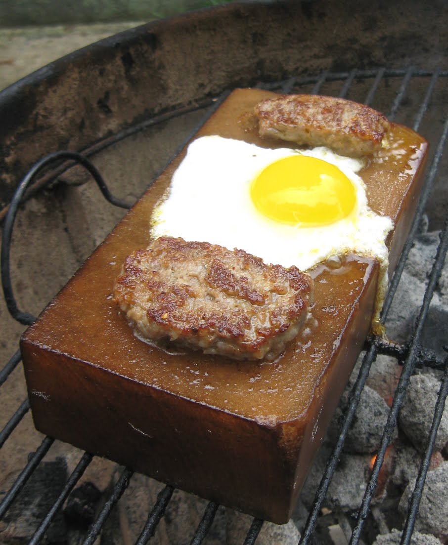 http://3.bp.blogspot.com/_uOL8vPc-ll4/S_v4HQxQtgI/AAAAAAAAByg/WeIjgJPAnQw/s1600/salt+block+sausage+eggs+grill.jpg