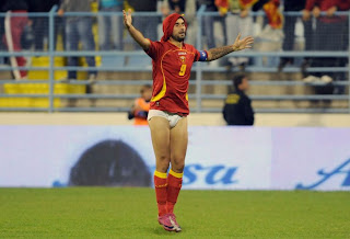 Video Vucinic comemora gol de cueca