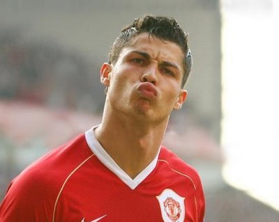 Latest Cristiano Ronaldo hairstyle pictures in 2010