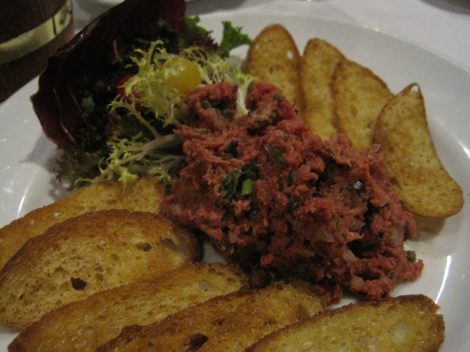 Oct 4, 2011. Link Time — Leslie Mann Is Coming to Modern Family. The best quotes from  the season premiere of Teen Wolf — BuddyTV; New pictures of.