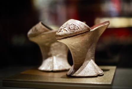 By mid-century, the flat-foot l...